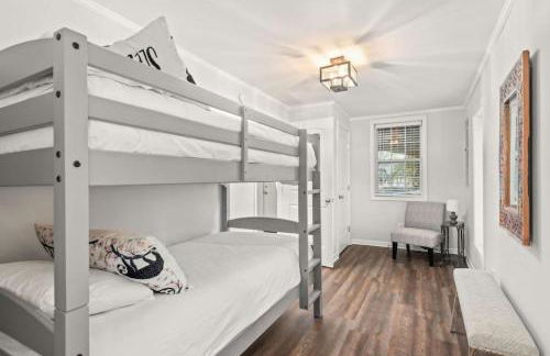 Stone Cottage 3 Bedroom Getaway - Stroll to DT Franklin - Historic Blakely House - Foto 20