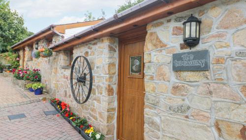 The Hideaway - Photo 2