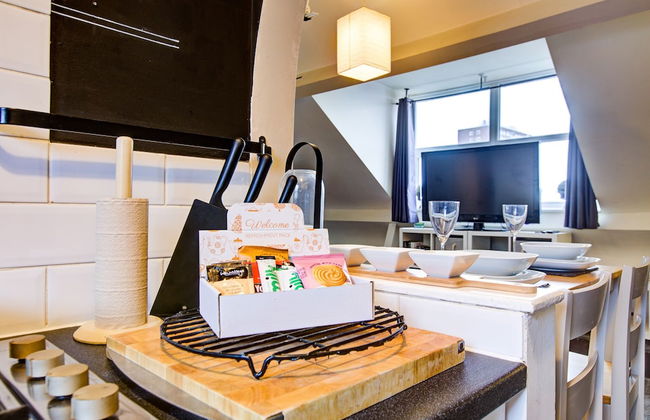 Entire Artistic Open-plan Top Floor Apartment - Foto 16