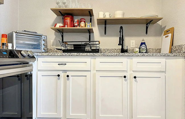 Vintage Vibes Modern Comfort 2BR for 6 Guests - Foto 6