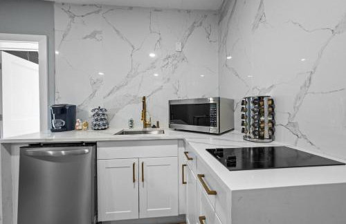 Tranquil Escape- Spa Bath & Pool for One or Couples - Foto 22