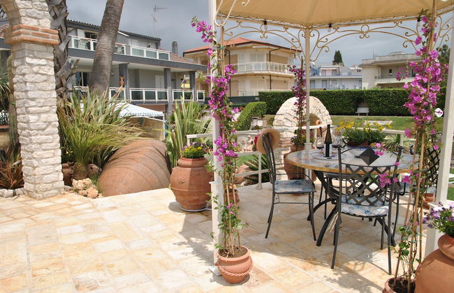 Villa Venus on the Beach - Photo 31