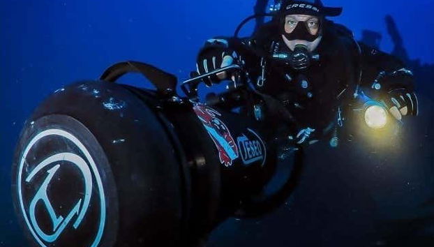 Immersione con scooter subacqueo ad Aci Castello