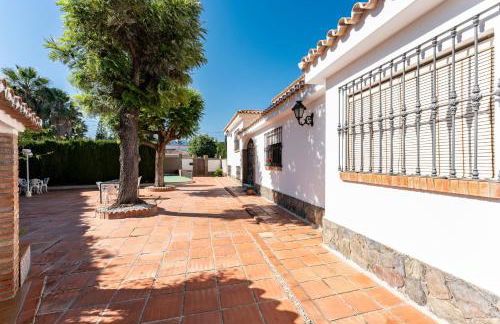 Villa con piscina en Churriana - Photo 45