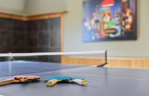 Cozy Home with Game Room and Fire Pit - Foto 3