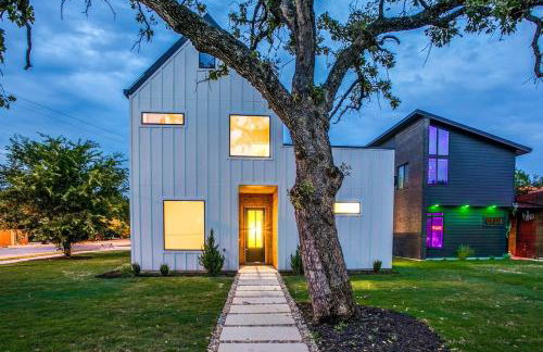 Actually walkable to square & Private Heated Pool - Foto 32