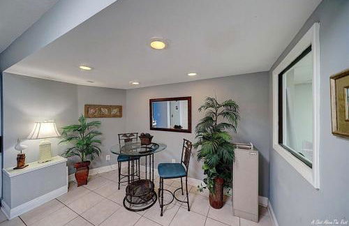 Mariner East #201 1 BR 2 BA Amazing Balcony! - Foto 35