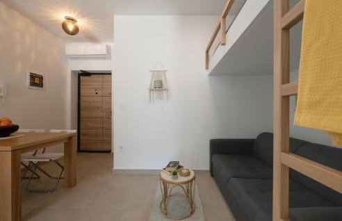 Beautiful Apartment In Plomin Luka - Foto 11