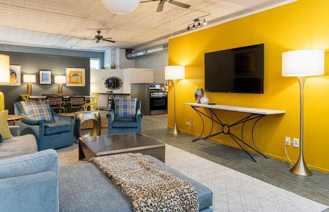 Elegant Edgy Loft on Historic Alley Parking - Foto 52