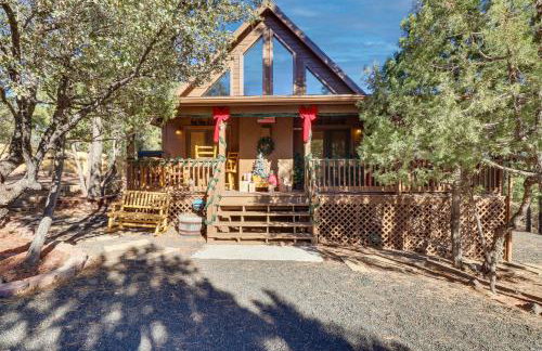 2 Mi to Show Low Lake: Scenic Cabin w/ Balcony - Foto 29