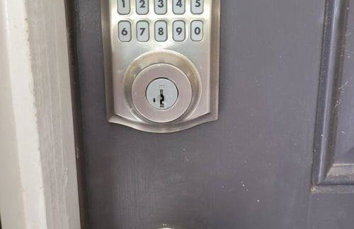 Modern & Luxurious 3 Bdrm 2.5 Bath Townhome - Foto 6