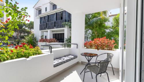 Beachfront Complex Jardines de las Golondrinas Elviria - Foto 5, Garden view