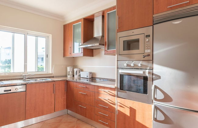 Lively Holiday Home in Albufeira With Private Pool 500m From the Beach - Foto 12