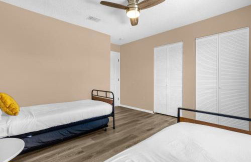 Amazing Blue Private Pool 4BR House Near Disney - Foto 26