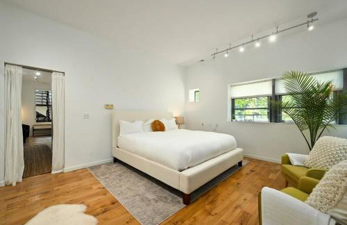 The Architect's Modern Castle - Photo 47