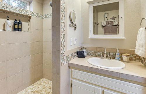 Port Angeles Abode with Yard and Guest House! - Foto 16