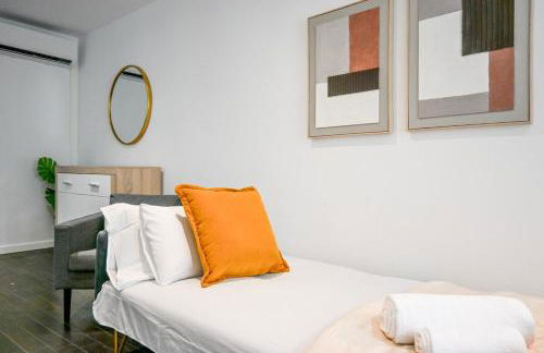 Apartment with Balcony on Calle Santa Engracia Temporal SEN1692 - Foto 39