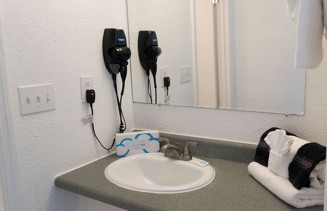 Beach Club at Montego Inn - Photo 47