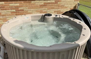 Delightful 3 Bd Home with King size bed, hot tub, playground! - Foto 42