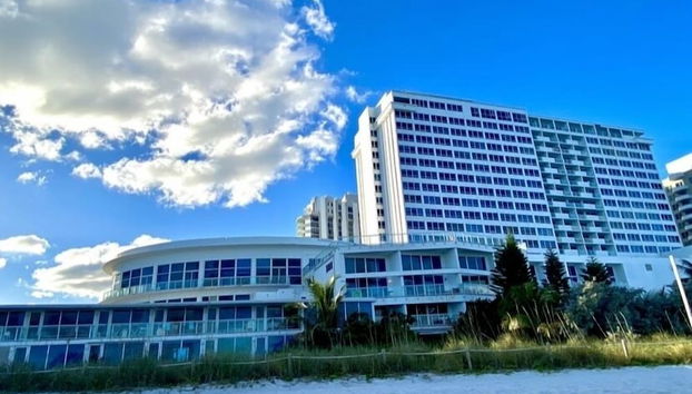 Large beautiful penthouse ocean front with beach access and free parking in Miami Beach - Foto 2, Imagen principal