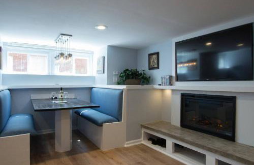 Luxury 2 bedroom apartment w/ free parking - Photo 2