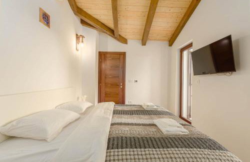 Villa David - luxurious secluded villa with a heated pool - Foto 37