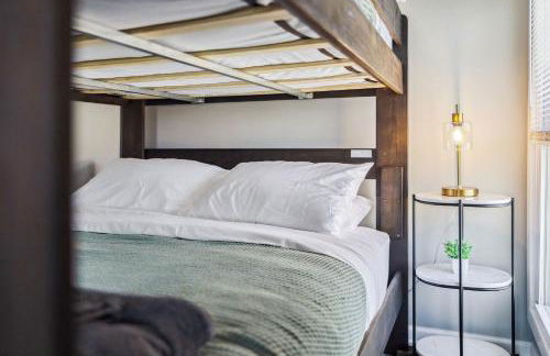 Spacious Home with Game Room - 9 mins from Cedar Point - Foto 18