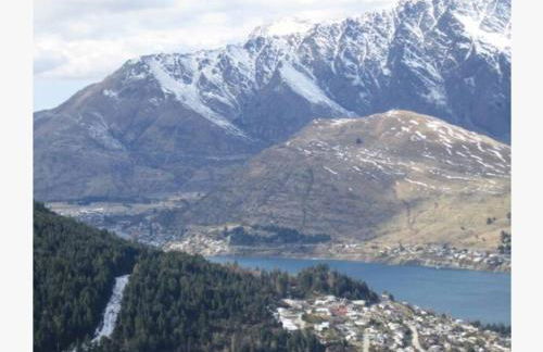 New Sunday River Ski Retreat with Hot Tub Spa - FirePit Sleeps 16 - Foto 67