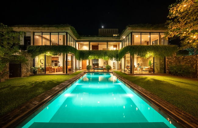 Tranquil Waters - Photo 1