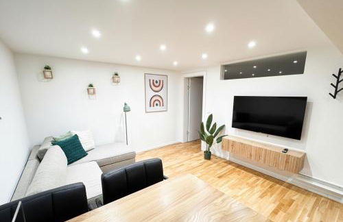 1,5-Zimmer, Top ausgestattet, 4 Pers, Souterrain, Self Check-in, Parkplatz, Netflix & Amazon Prime - Foto 1