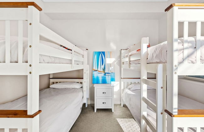 Clifftop Family Retreat With Views Pool - Foto 21