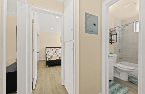 Sunny & Cheerful Near I-10 ~ Queen Beds ~ Parking - Foto 31