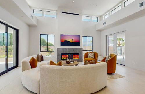 Stunning Modern Home with Mountain Views and Private Pool, Spa and Grill Dog ok - Foto 6