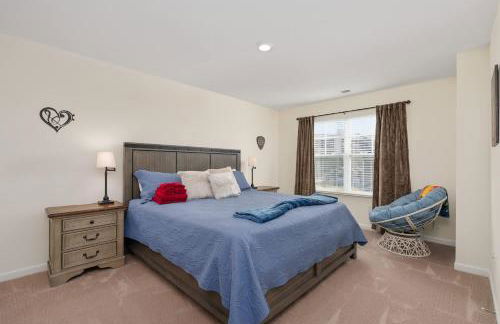 Stylish 3BR Getaway across Bristol Speedway - Foto 4