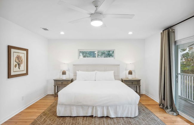 Dolphin Days by Avantstay Pool, 0.2mi to Beach! - Foto 19