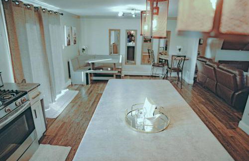 [4-BR/Sleeps 12] Family & Friends Home in Indiana - Foto 54