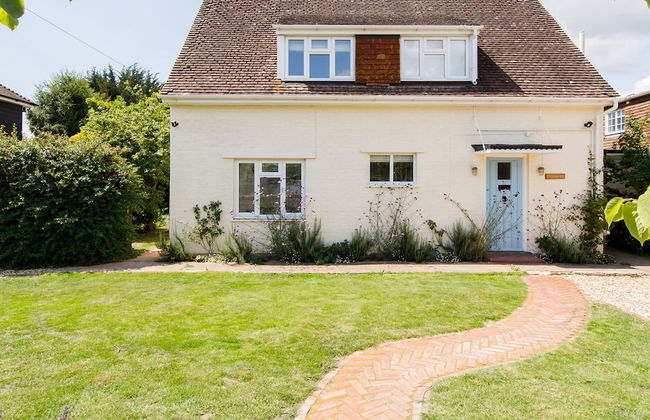 Newly Renovated Cottage 150m From Waterfront - Photo 36