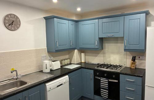 Stylish 3 bed home with allocated parking for 2 - Photo 6