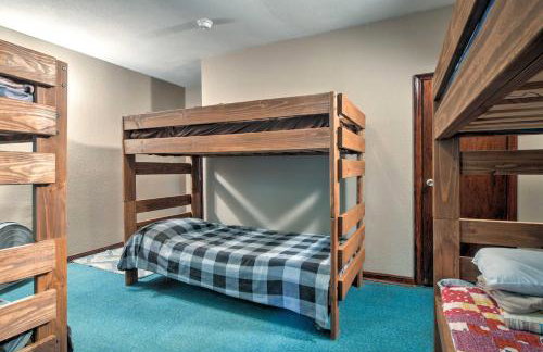 Vintage House with Fire Pit Less Than 6 Mi To Kentucky Lake! - Foto 19