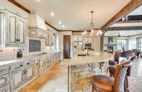 Spacious Edmond Vacation Rental with Hot Tub! - Foto 8