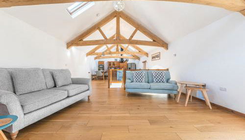 Swallow Barn - Photo 5