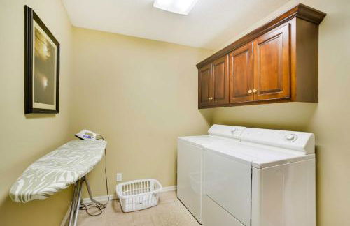 Home in Bella Vista with Deck and Lake Windsor Views! - Foto 30