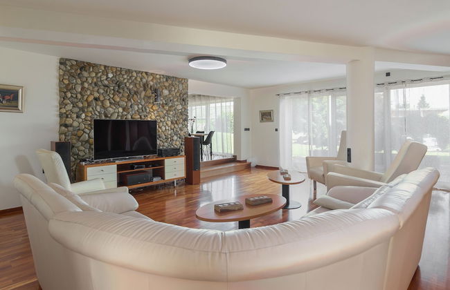 Pool Villa Izabela With Wellness - Photo 59