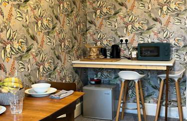 Large Corris apartment with kitchen & lounge and adjoining bathroom - Foto 4