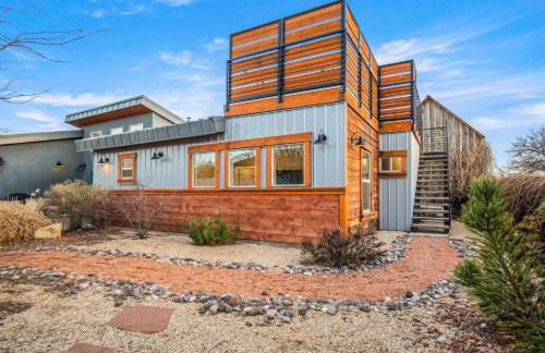 Timber & Tin H 2Bed 2Bath w Pool & Rooftop Deck - Foto 1