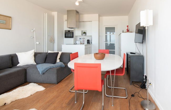 Beautiful Apartment With sea View - Photo 10