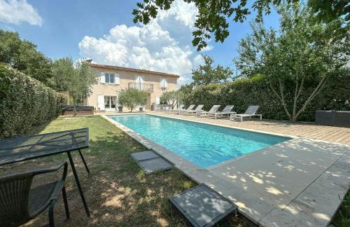 Modern Provençal Villa At The Forest's Edge - Foto 34