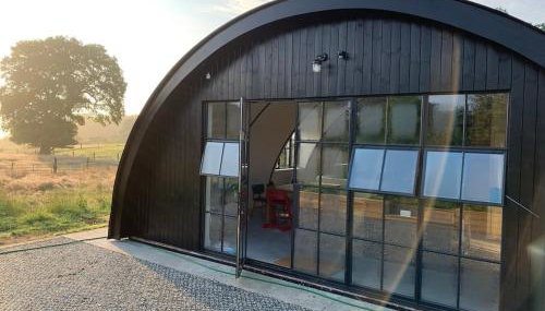 Converted Nissen Barn on beautiful farm - Foto 2