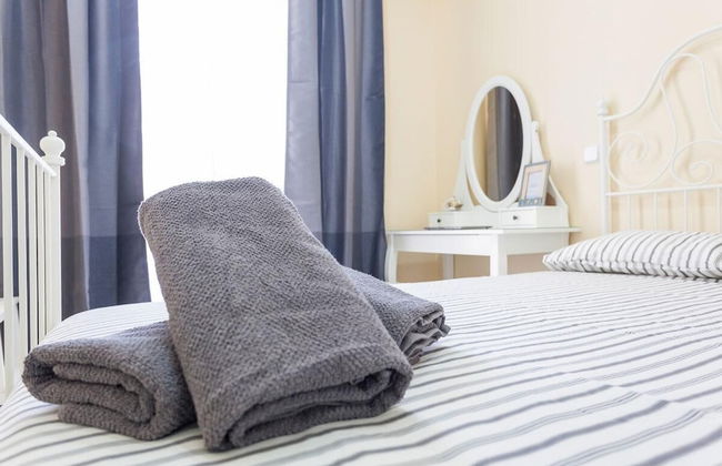 Sunny Urban Apt. Historic District - Sol - Photo 3