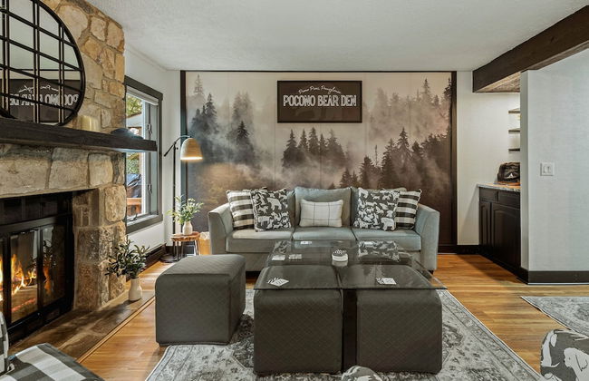 Pocono Bear Den by Avantstay Stylish Modern Deck w Grill Outdoor Dining - Foto 1